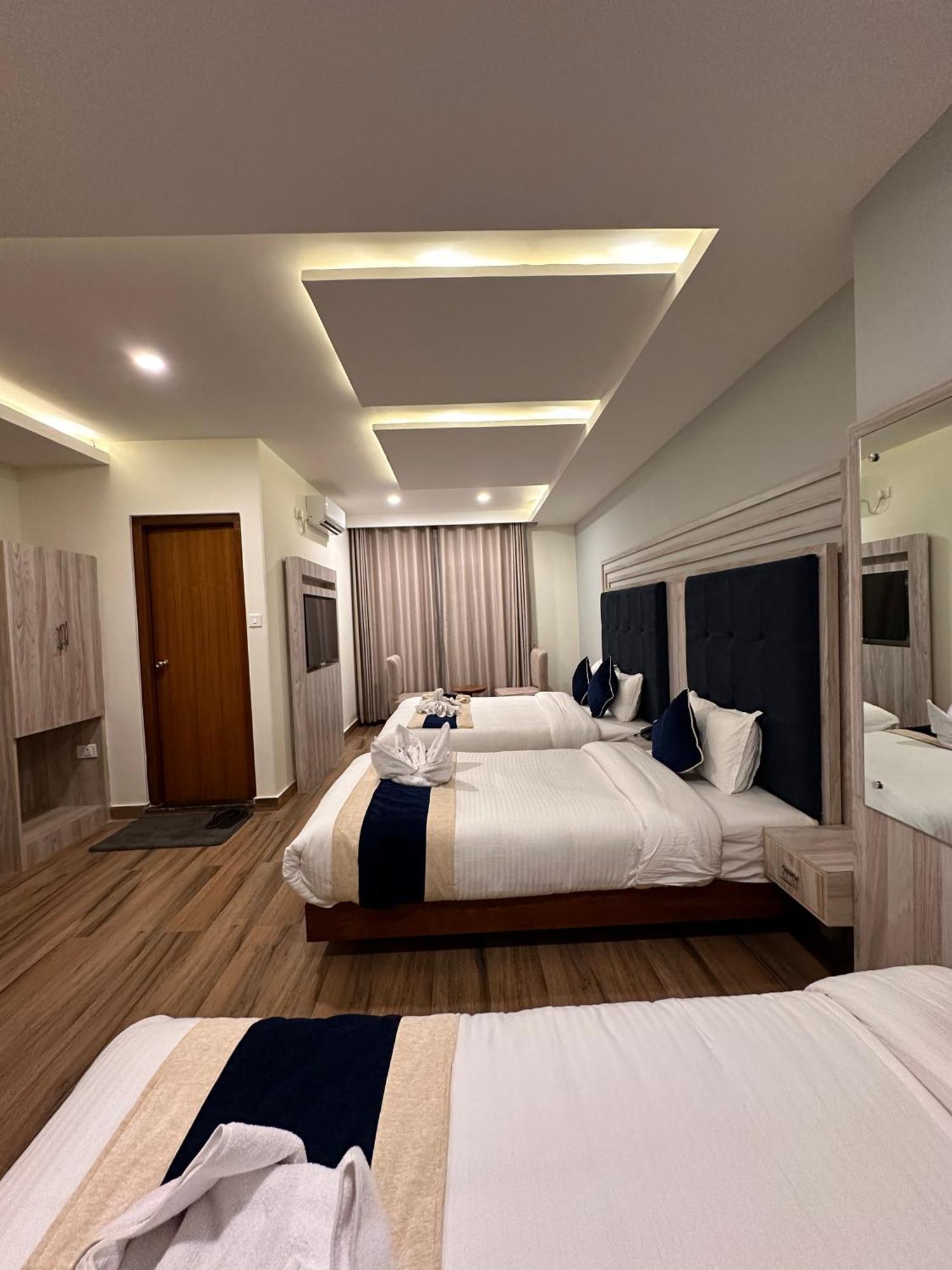 Hotel Adam Покхара Экстерьер фото