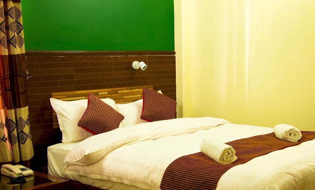 Hotel Adam Покхара Номер фото